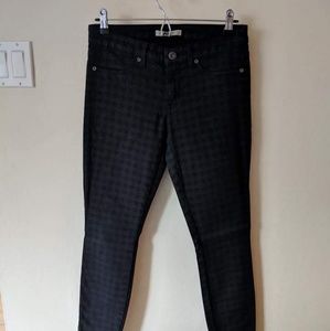 Black and gray skinnies